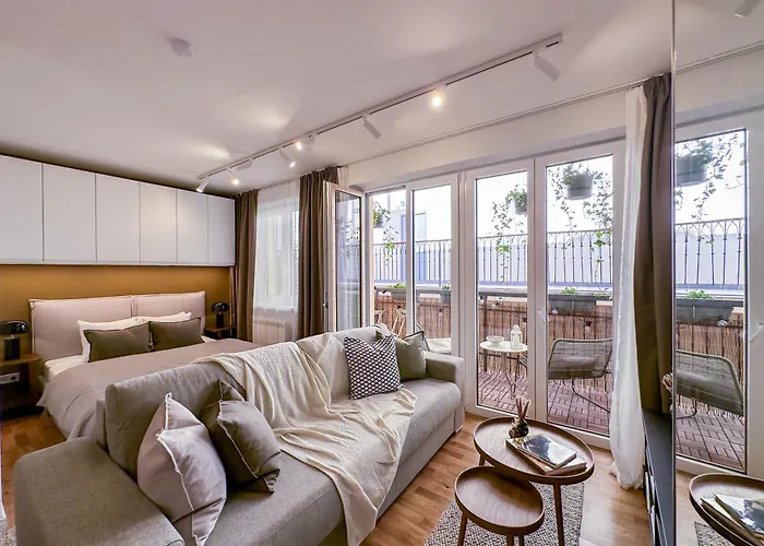 Turnkey I Karlin Square Apartments