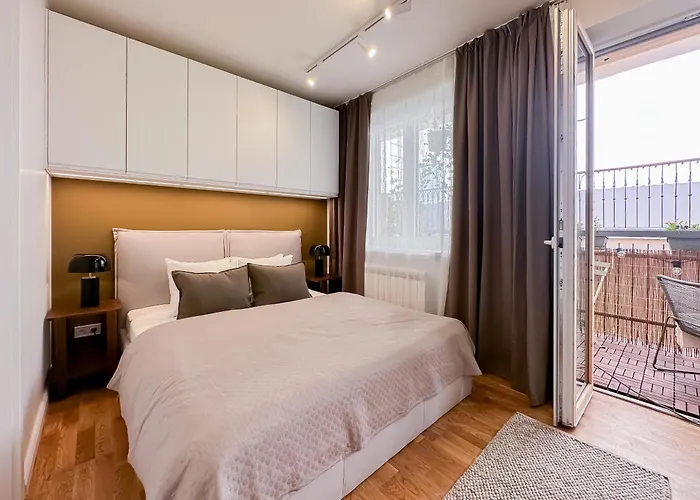 Turnkey I Karlin Square Apartments